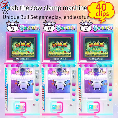 Button Grabbing Cow Clamp Machine 40 Clips Capacity Shopping Mall Attraction Compact Size Arcade Entertainment